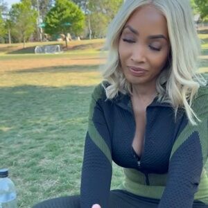 Elegant Black and Green Women's Activewear Set
